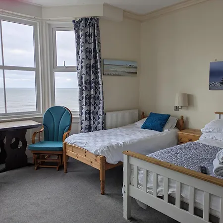 The Kenton 4* سكرابورو