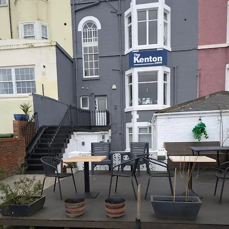 The Kenton بيت ضيافة