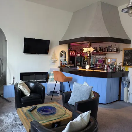 The Kenton 4*